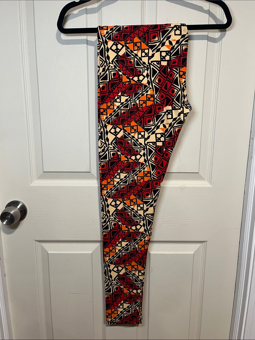 LuLaRoe Geo-Print Leggings in Red, Orange & Cream